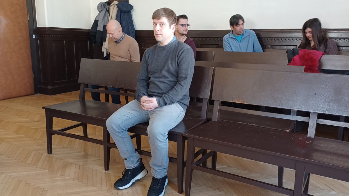 Soud zmírnil podmíněný trest traťovému komisaři z Lopeníku. Spokojen nebyl